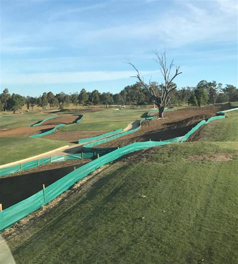 Young nudists get their gear off at Sydney golf course